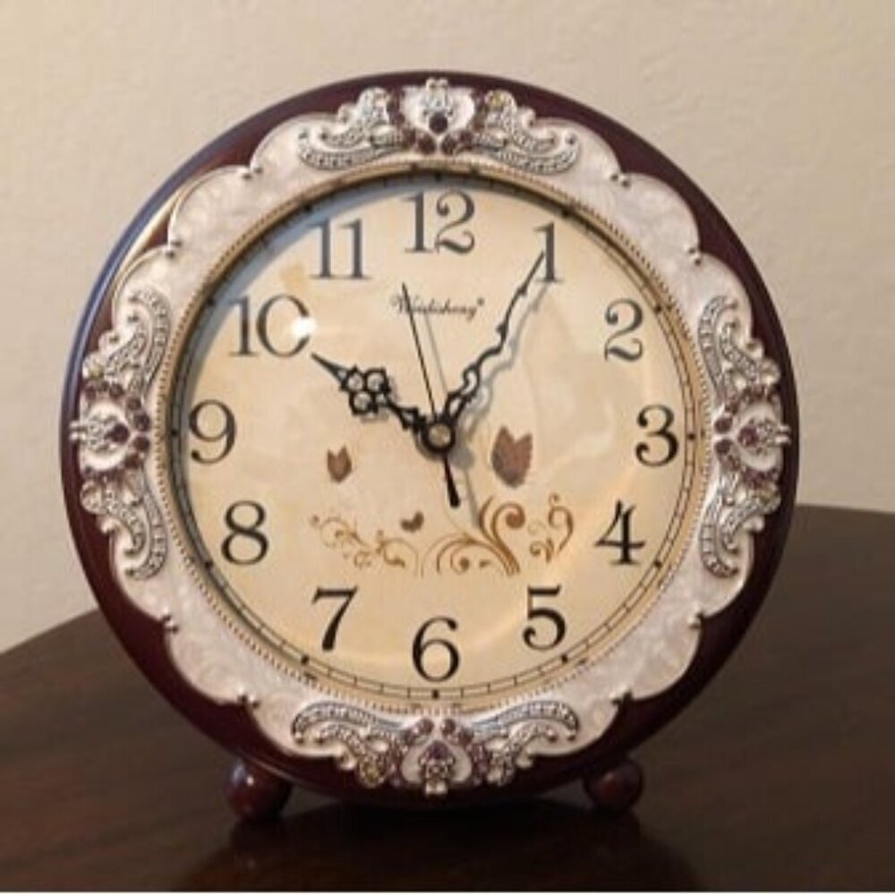 New Vintage Table Clock, Retro Non-Ticking European Style Beside Desk Clock